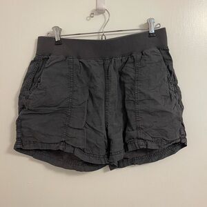 Faherty Arlie Day Shorts -  Washed Charcoal w pockets